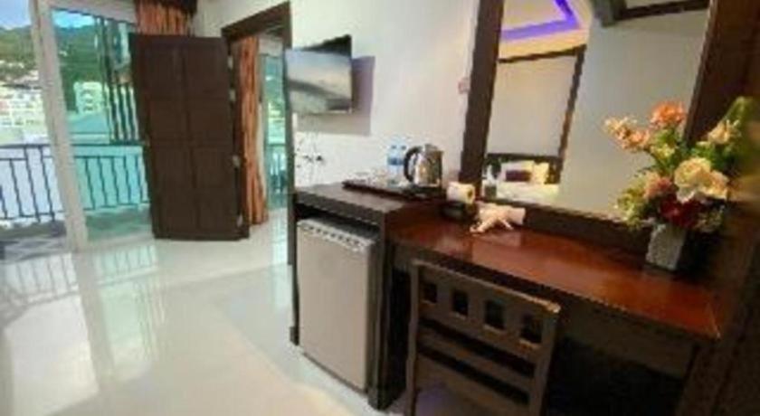 Готель Azure Bangla Phuket Patong Екстер'єр фото