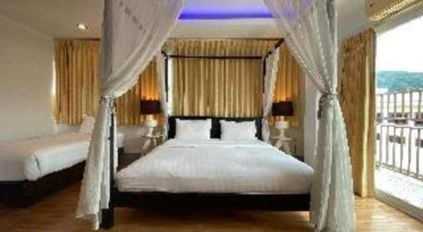 Готель Azure Bangla Phuket Patong Екстер'єр фото