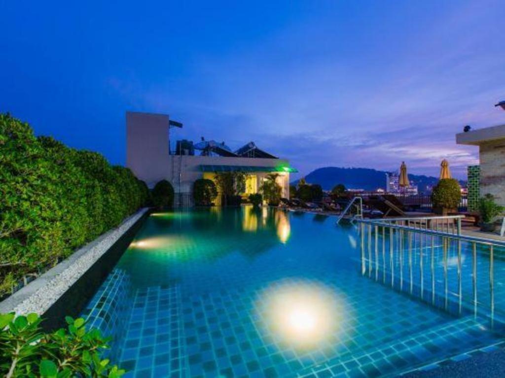 Готель Azure Bangla Phuket Patong Екстер'єр фото