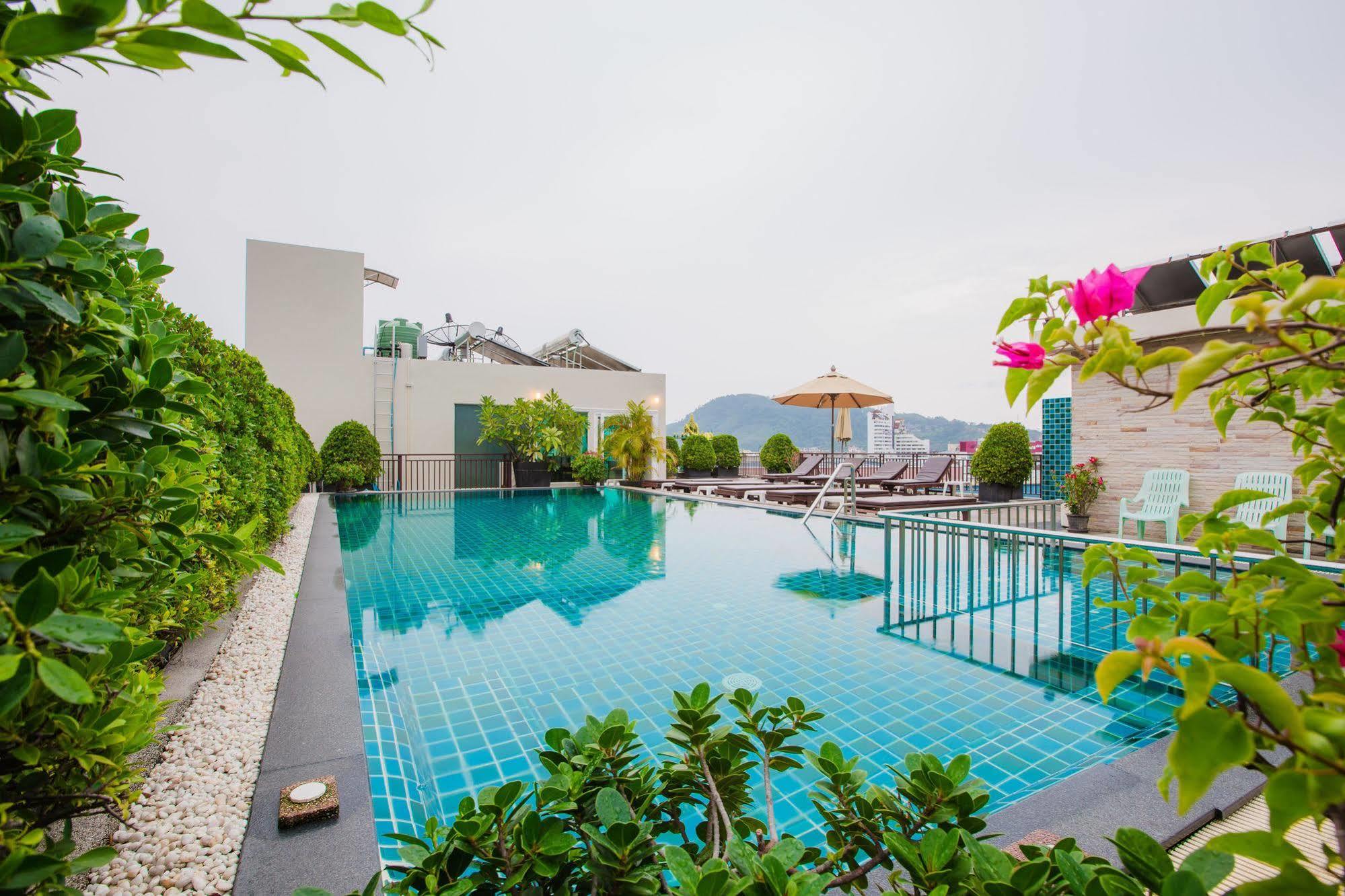 Готель Azure Bangla Phuket Patong Екстер'єр фото